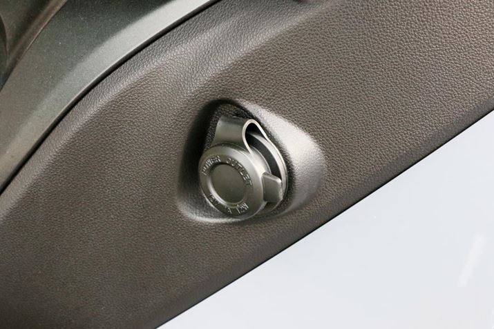 nh̉EɑĂVK[\Pbg12VDCWbŃAX}[gtH̏[dȂǂɖ𗧂