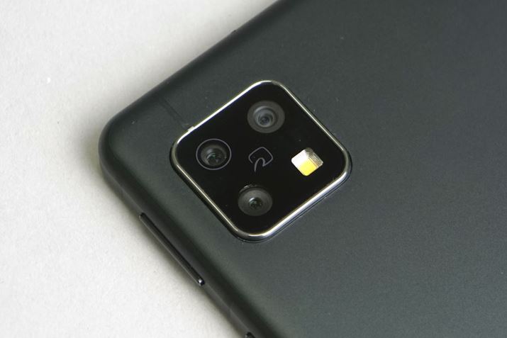 CJ́uAQUOS sense4vƋʁBLpAWA]̃gvJ