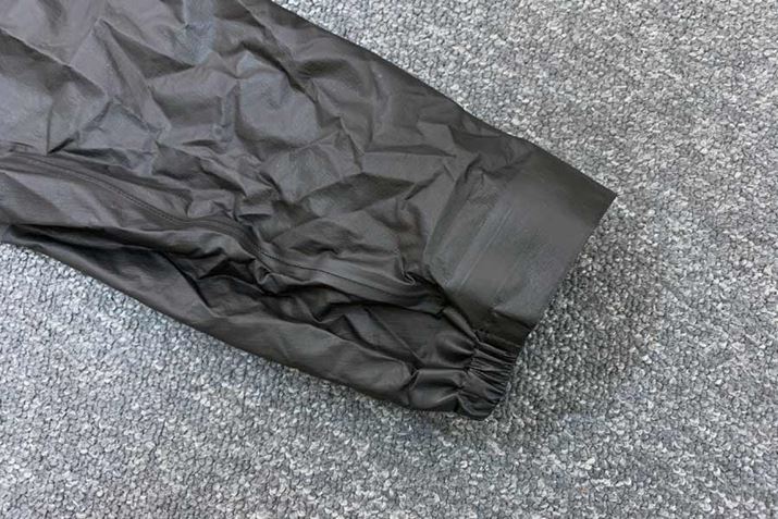 ɂ́AtBbg߂邽߂ɏ㔼𒷂fUC̗p