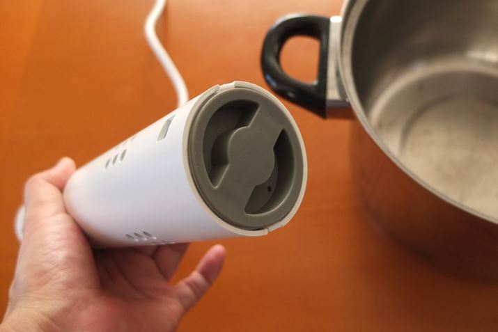 ɁAuBONIQ 2.0v́A{̂̃{gJo[ɋ͂ȃ}OlbgĂ܂BSgꍇAɎ΂߁Aɑ̈萫ɑ܂