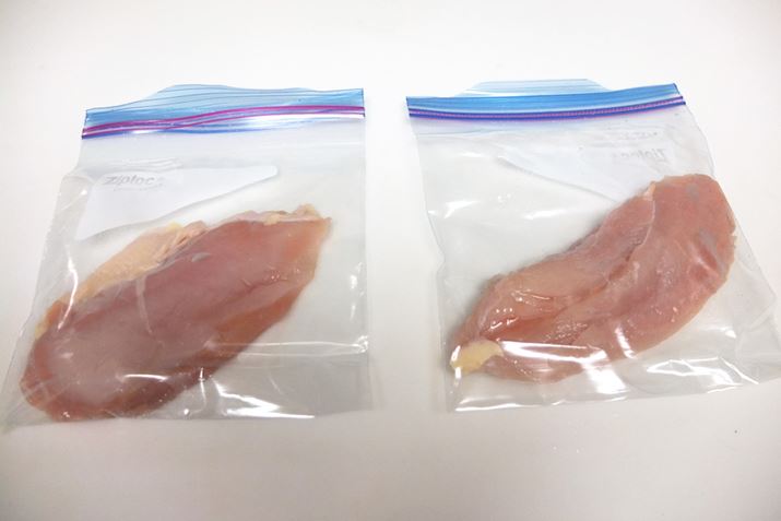 2.5cmAd180gɂ낦2̌{ނ˓ꂼt[U[obOɓėⓀ