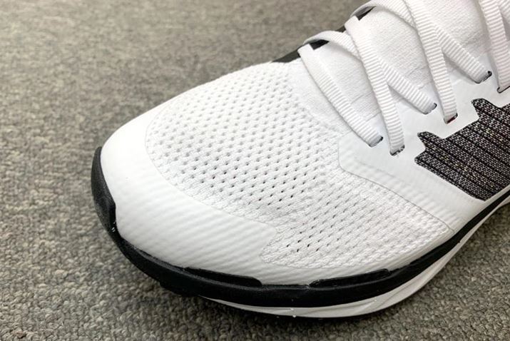 Abp[{̂ɂ́APUR[eBOꂽjbggpBKxȐLkAƂ̍tBbg񋟂Ă