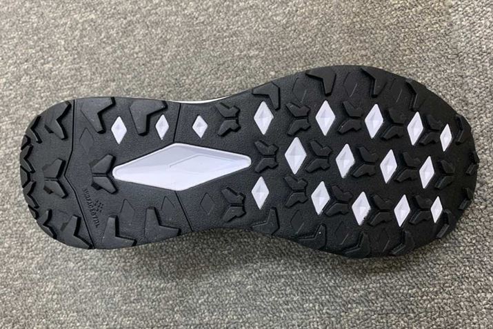 ЊJꂽfށuSurface ControlvAEg\[ɎgpĂAHʂōObv𔭊B܂A_AX[gɂeXgł́A500kmszIȋ@\ێĂƂقǁAϋvnCxɂ