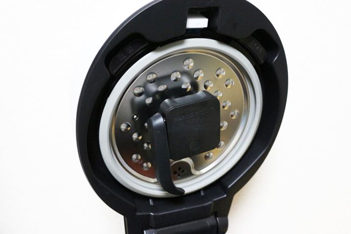 ̒ɂ͓H܂܂Ă̂ŁA܂Zjbg𑕒