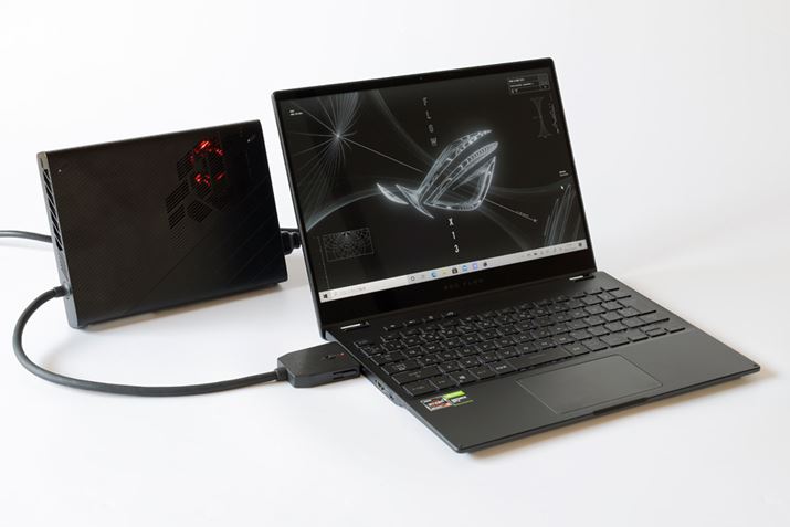 13.4^̃fBXvC𓋍ڂ2in1^CvROG Flow X13BeGPUROG XG Mobileڑ邱ƂŁAŐVGeForce RTX 3080 Laptop̃p[gāAwr[ȃQ[KɊy߂