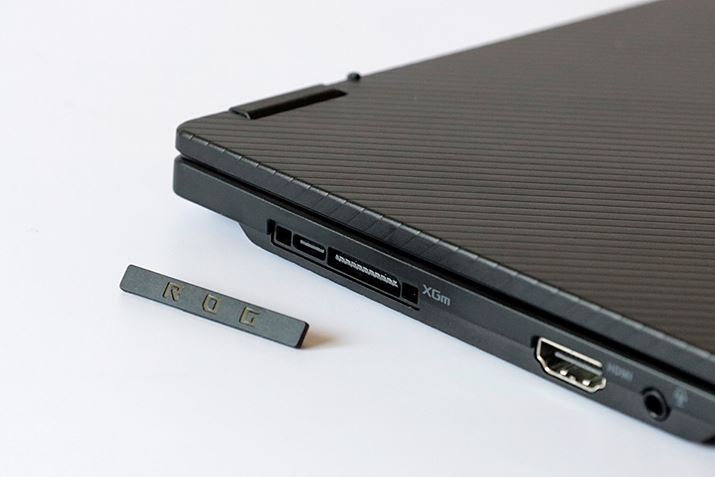 ʂ̃SLbvƁAuROG XG MobileC^[tF[XvB̃C^[tFCXɂUSB 3.2 Type-C܂܂ĂAUSB 3.2 Type-C|[gŎgƂ\