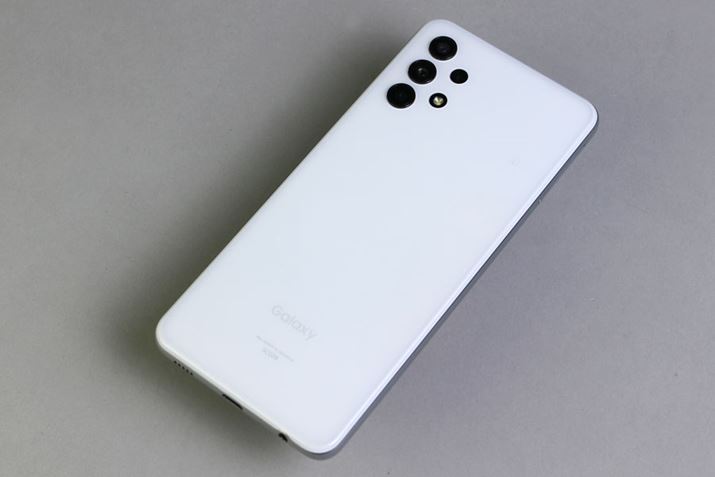 VvȔwʂɁAj[NȔzu4̃JLEDtbV