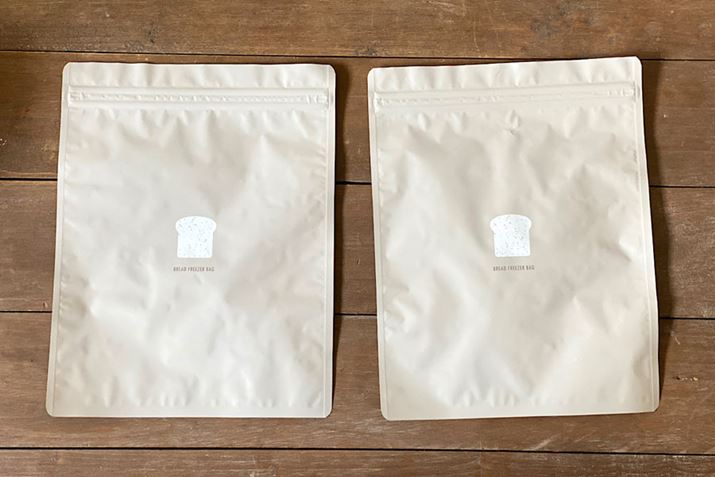 2܃ZbgłBP܂̑傫́A210ij×270icjmmA0.08