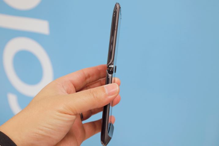 JԂ̓XŁAʂ̃X}zƔׂĂ͋CɂȂȂB݂