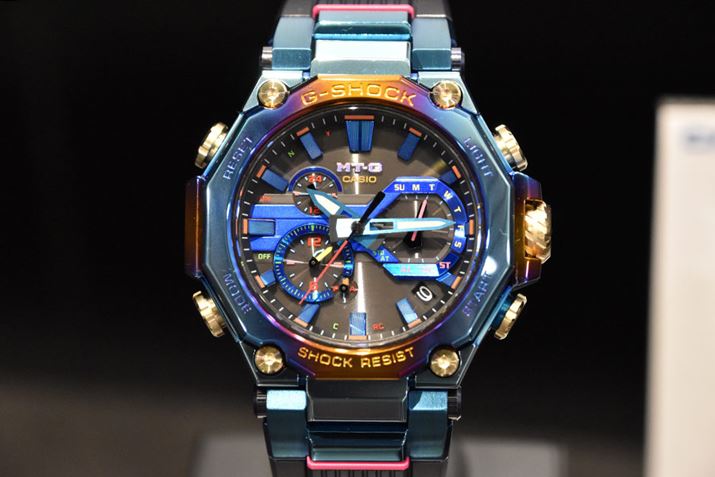 P[X́uG-SHOCKvƁuSHOCK RESISTv̕̕ɁAx[͗TChɁAԂ物F̃Of[VzuB܂AՂɂ́AsNIWȂǂ̃}`J[ŃANZgĂ