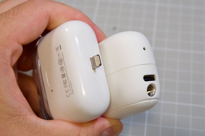 fijLightning[qĂ܂AVfUSB Type-C|[gƎOri1/4XN[jɕύX܂