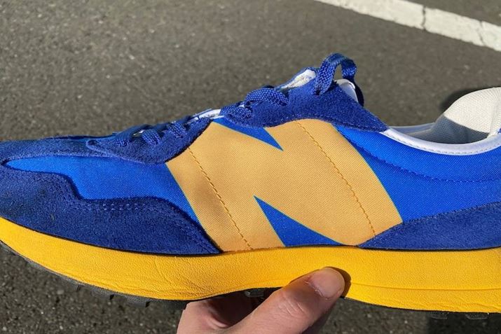 uSuper CompvfiƂrrbhȃJ[Ox[XɁATChɃfJfJƔzꂽuN}[NvCpNgI