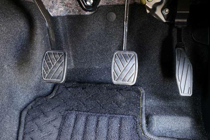 Nb`̑tB[̓_CNgɂӂAWj[̃wr[f[eB[펞킦܂BANZ̔₩Ȃ̂̓It[hsւ̔zł