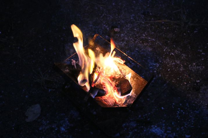 ΂̏ɒ̂dׂƁARƐd̗TChΑ̊OɗĂ܂߁AƊӏ܂鎞͉ΏɎ߂悤ɐdׂƂ낤BΎ킪̂ŁA΂̈ێ₷B