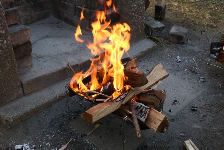 ʋCĂ悭R̂ŁA^̕ΑƂ͎vȂقǂ̐d𓊂Ă݂BΏ̑ω׏d15kg邩ƁAςł݂XI[o[ĂȂccBłrΏ͕ό`Ȃ̂ŁÂ܂ܑsBƖڂ𗣂Ԃɑ傫ȉRオĂÂő傫ȐdYÂɃxXgȒYpӂł