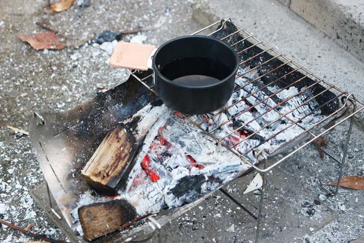 r3{̂ŁA萫ocOɂBБɂĂΑ䂪XA|SzȂ̂ŁAt̂̉߂Sčs