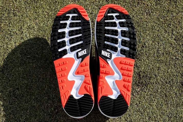 StpɐVɃfUCꂽ\[BIWiƂȂGA}bNX 90ɎgpꂽubtAEg\[vCXs[V𓾂ł