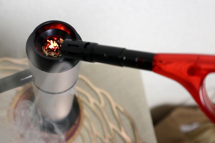 łĂāu`bJ}v𔃂ɑ܂B`bJ}̌`ȂASX[YɃX[N`bvɉ΂邱Ƃł܂