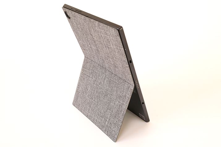 rfIdb̏cB90°߂pxłŒł̂֗ȀԂł̓L[{[hgȂ