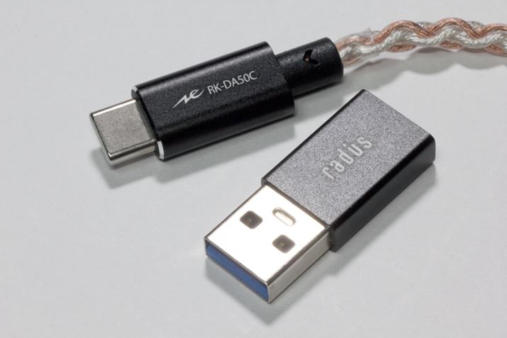 X}[gtHƂ̐ڑ[qUSB Type-CBUSB Type-C(X) to USB Type-A(IX)ϊA_v^[t