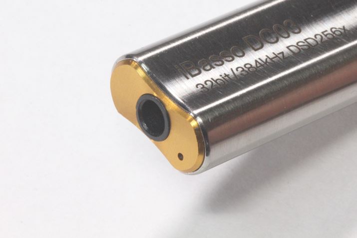 iBasso AudiouDC03v3.5mmXeI~jo͂𓋍