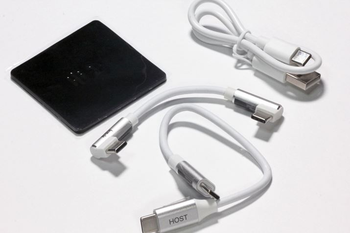 HiBy MusicuHiBy FD1v̕tiBL^[q̃P[uWŕt