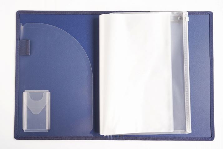 hiʐ^jƁAA4̏ނNA|PbgtĂ܂