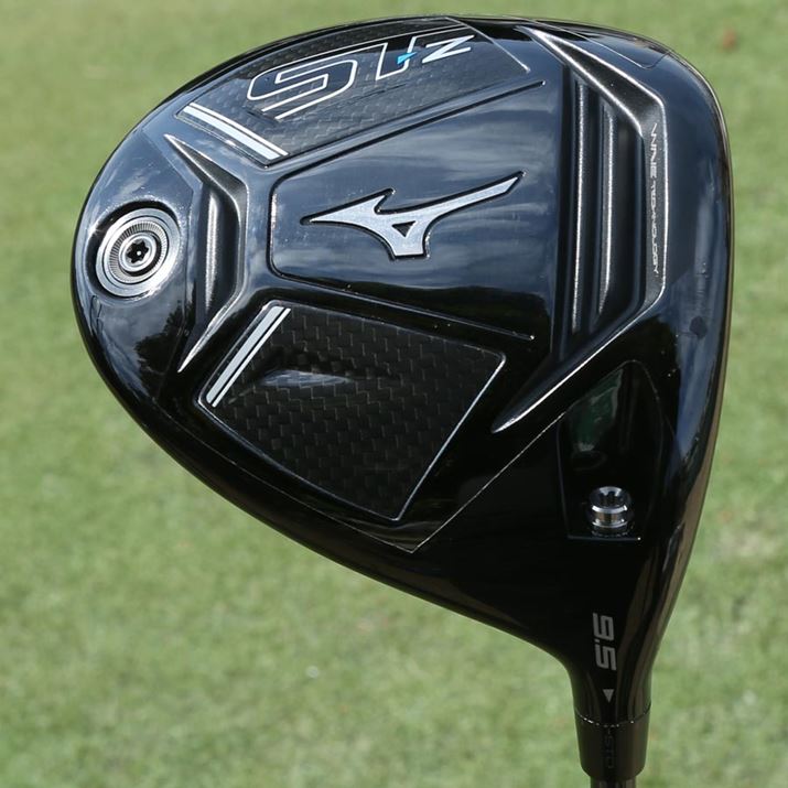 ST-XƂ̎ȈႢ́AEF[g̈ʒuƃSBƃq[̈ꕔJ[{ɂȂĂ܂B]dʂ𑝂₵āAڂłEF[g̏d傫Ă܂BdSʒu[邽߂̍Hvł