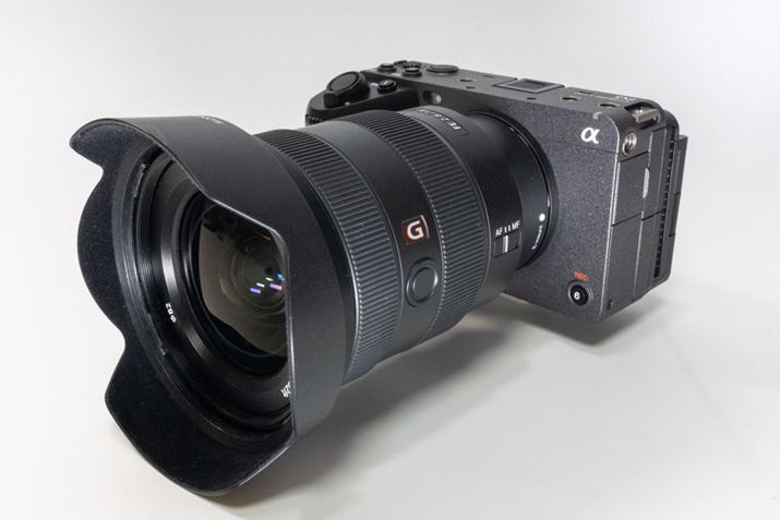 {fBTCY͖129.7ij×77.8ij×84.5ijmmŁAobe[ƋL^fBȀ݂dʂ͖715gł