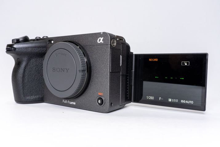 fBXvC̓J̃Yɂ܂B́u7S IIIvɍ̗pAEiYouTuberHj^ꂽdlłAKBpƂ킯ł͂ȂAWj^[Ń[AO/nCAOł̎BeKɂł̂ŁA̐lɂƂĕ֗ȋ@\ł