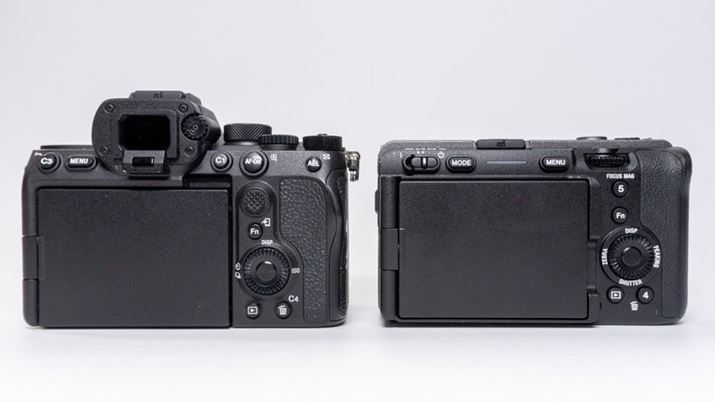 u7S IIIv̓fBXvCeɏ^WCXeBbN̗pĂ̂ɑ΂āAuFX3v͏㕔ɒ^̃WCXeBbN𓋍ڂfUCƂȂĂ܂