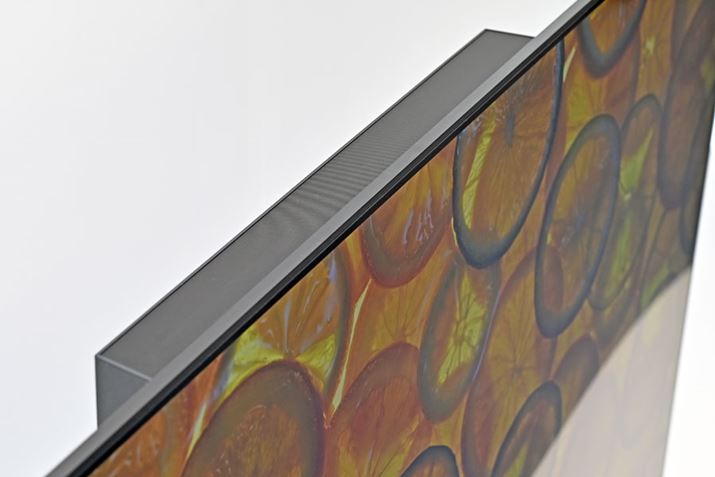 JX950V[ÝAtplwʏ㕔ɃCl[uhXs[J[𓋍