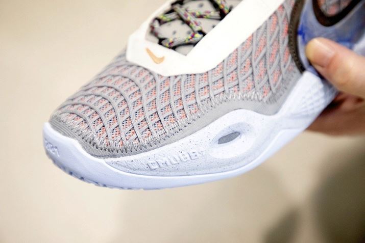 Abp[ɂ́ATCN\ȃP[ugpBȐnŁAtBbeBOƃz[h͂Ă܂