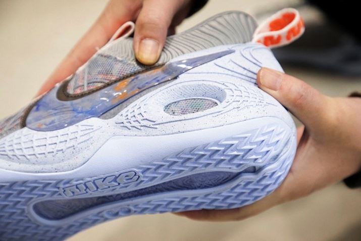 TCNfނztOX́uAir Zoom StrobelṽAEg\[ނ́AȂɎgfނKvƂ܂