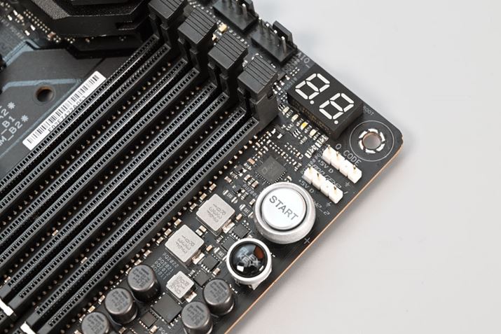 nCGh}U[{[h炵AG[̊mFɕ֗Q-Code LEDI{[hXCb`[