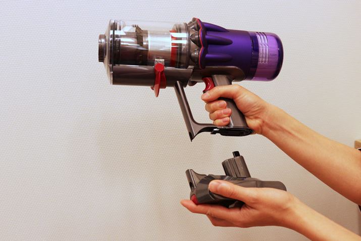 Dyson Micro 1.5kg̃obe[͌Œ莮BDyson Digital SlimDyson V11ŗpӂĂꕔ̃fiDyson V11 Absolute Extraĵ悤ɒEł^Cvł΁Ap̃obe[ʓrw邱Ƃő|@ł鎞Ԃ΂Ƃł܂