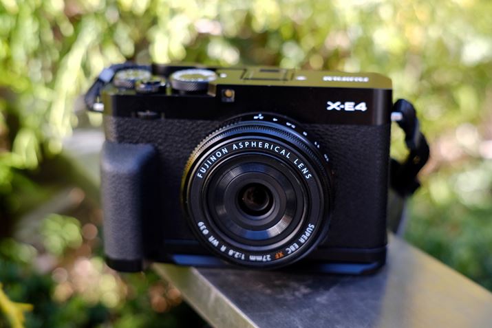 X-E4Ɠ^C~OŔ\ꂽuXF27mmF2.8 R WRv͍itŎg₷AX-E4ɂӂ킵1{