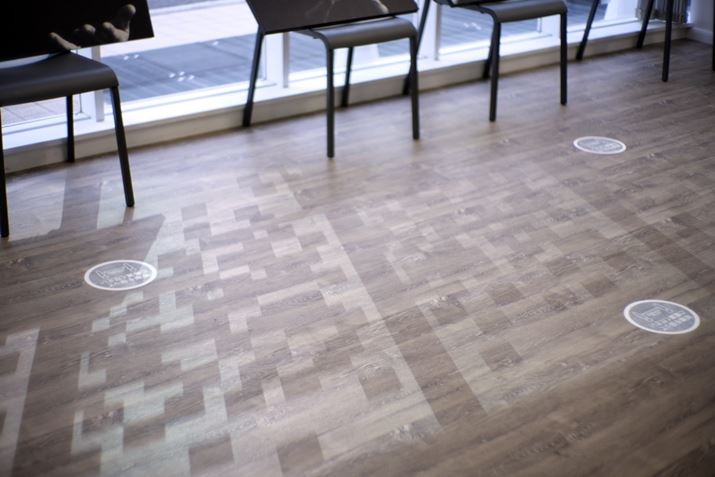 ѓcAʐ^W̏̉eB̓t[ÕV[g{ɂȂ