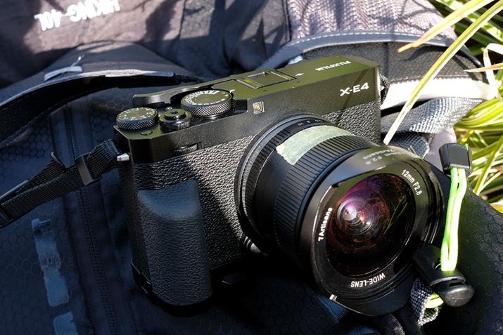 H̒LpYu7artisans 12mm F2.8v̓sgŒōiF8ŒŃXibvĂ