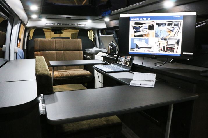 ʓIȃLsOJ[̃C[WƂ͈قȂAItBXɋ߂B27C`̃j^[͊OɌ悤ɂȂĂAԊOŃ~[eBOƂgł