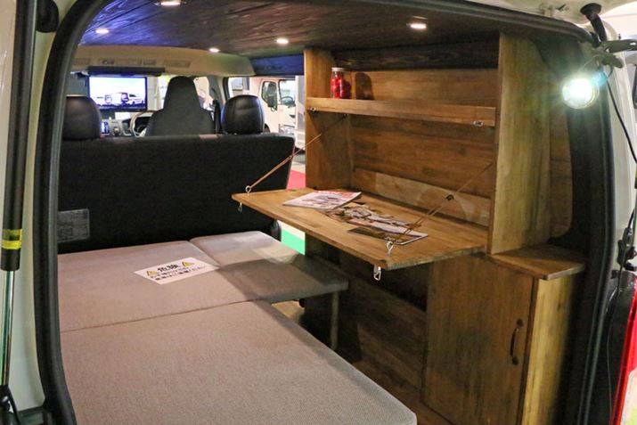 v_EœWJłe[uWBTCh̉ƋplȂǂAEbh