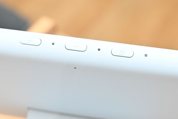 FɎg}CN̓fBXvC㕔2AO2̌v4