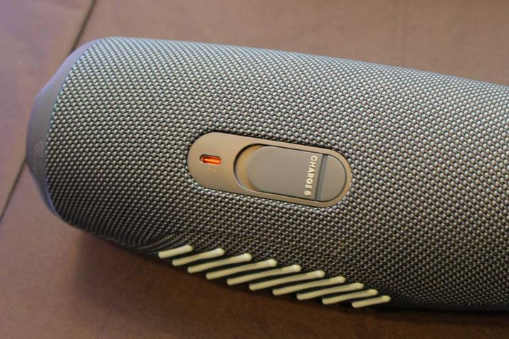 {̔wʂɂ́AhΉUSB Type-C|[g𓋍ځBڑ̃t^ȂȂ蒼ڍނƂł