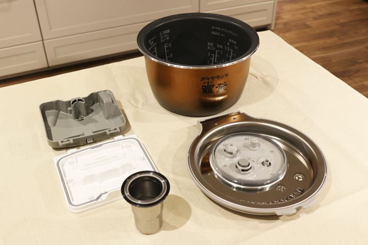 ьɐ򂷂p[ćACӂAAӂMAeƁAʐ^ɂ͎ʂĂ܂񂪂5_