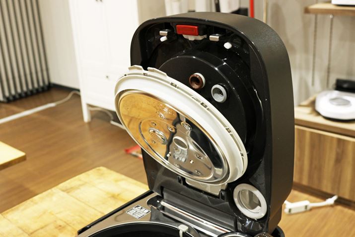 ̂悤Ȋł傫ȃ|CǵAӂMCɊOdlłȂƁBӂMO{^ĂAt^ɈԂŃL[v悤ɂȂĂ܂BȂ̂ŁȀԂŊƂ\