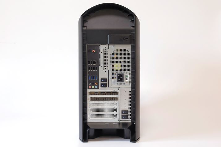 LxȃC^[tFCX͉łڑł܂AP[u炯ɂȂ̂ŁA̓_ӂ