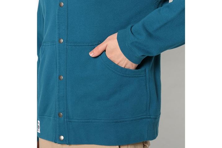 Og̍EɃ|PbgtĂ邽߁AAE^[ƂĂg₷