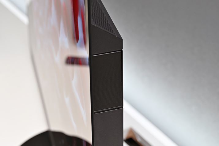 uJZ2000vV[Y͖{̗TChɉ̃ChXs[J[Vɓڂ̂