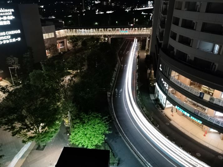 ԘI[ĥЂƂulIgCvőԂBeB̑т̂悤ȎԂ̃wbhCgzI