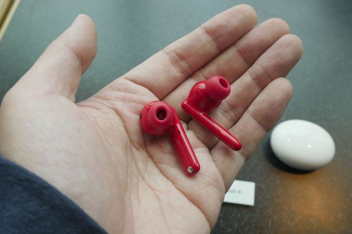 uHUAWEI FreeBuds 4iv̓t@[EFC炵RXpɂ銮SCXCz